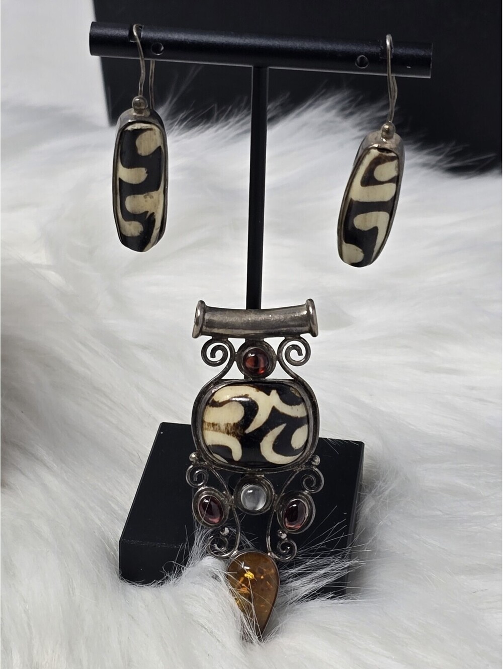 Sajen Sterling Silver Garnet Amber Moonstone Jewelry Set